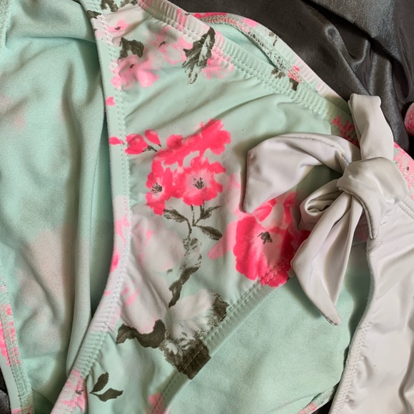 ☀️ Bikinis! - Picture 5 of 5